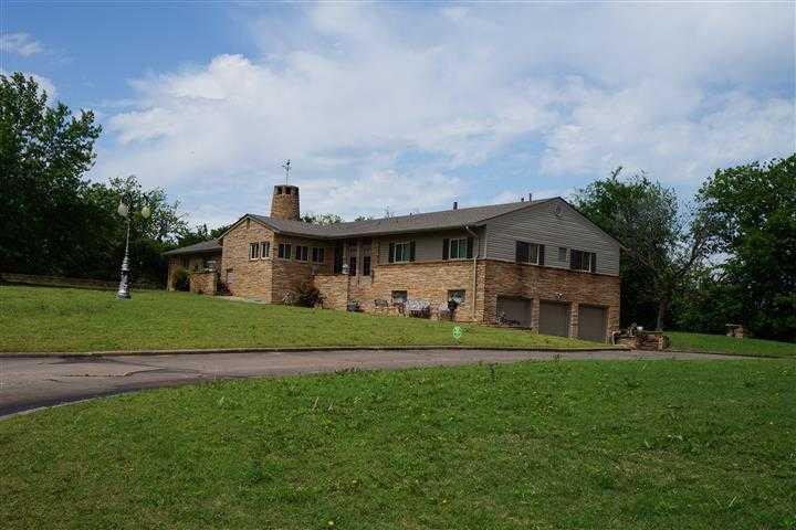 113 E 7th St, Stroud, OK 74079 photo 3