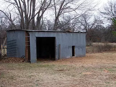 Undisclosed, Mcloud, OK 74851 photo 16