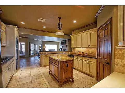 3003 Miramonte Cir, Edmond, OK 73003 photo 5