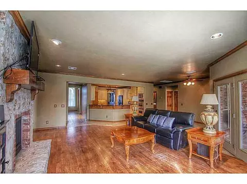 3003 Miramonte Cir, Edmond, OK 73003 photo 3
