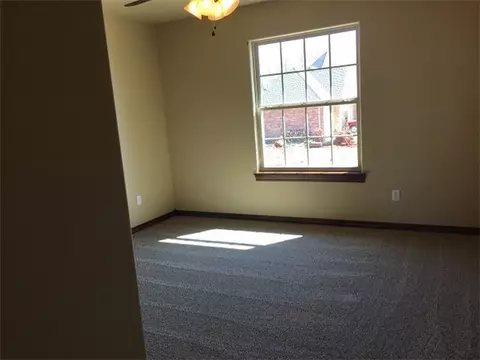 803 Colbert, Tuttle, OK 73089 photo 9
