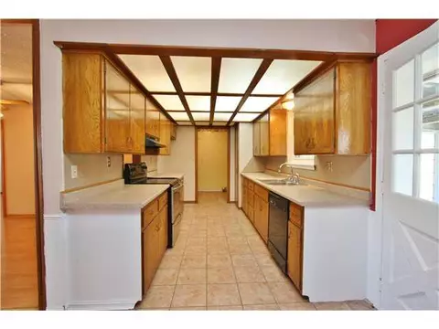 603 Willow, Tuttle, OK 73089 photo 3
