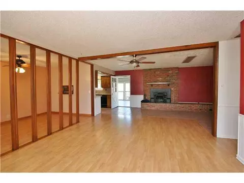 603 Willow, Tuttle, OK 73089 photo 2