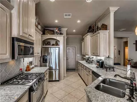 4600 Shoreside Dr, Tuttle, OK 73089 photo 7