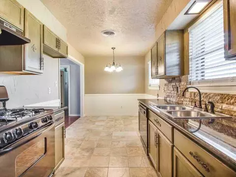 122 E Ridge Rd, Norman, OK 73069 photo 2