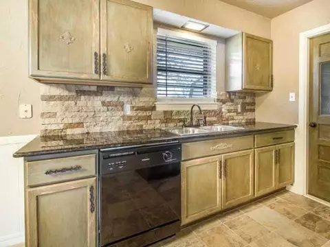 122 E Ridge Rd, Norman, OK 73069 photo 1