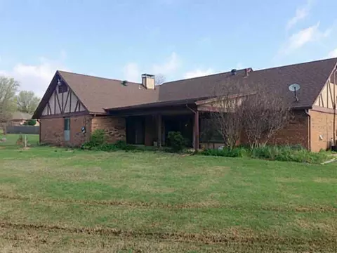 1925 E Bradley St, Shawnee, OK 74804 photo 9