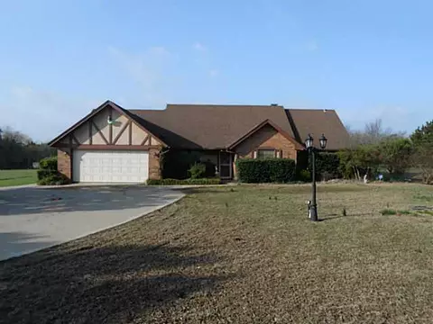 1925 E Bradley St, Shawnee, OK 74804 photo 1