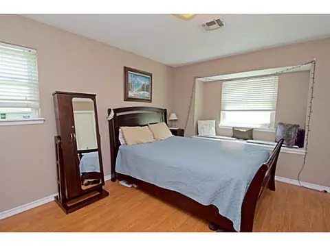 605 Ashley Dr, Moore, OK 73160 photo 9