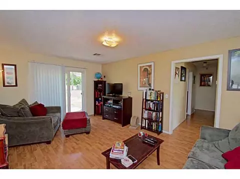 605 Ashley Dr, Moore, OK 73160 photo 2