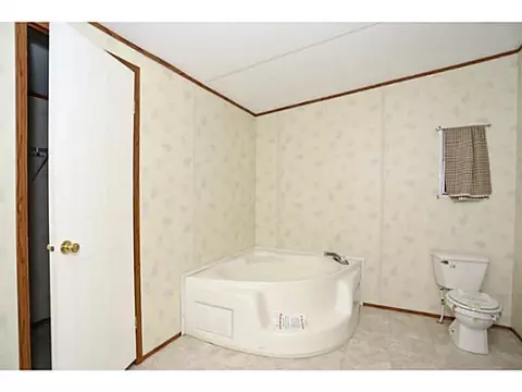 8000 Wolfridge Rd, Harrah, OK 73045 photo 6