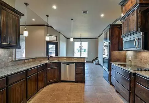 1663 NW 35thter, Newcastle, OK 73065 photo 6