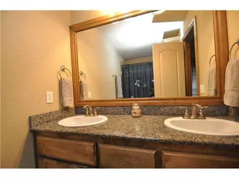 3216 Gabriel Ct, Moore, OK 73160 photo 10