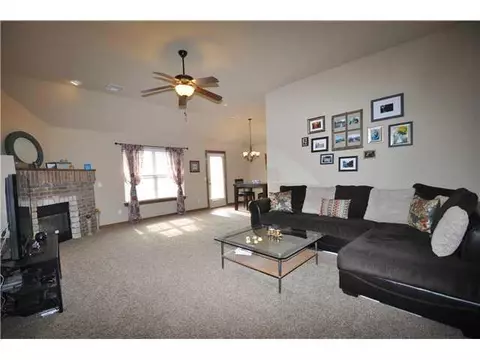 3216 Gabriel Ct, Moore, OK 73160 photo 2