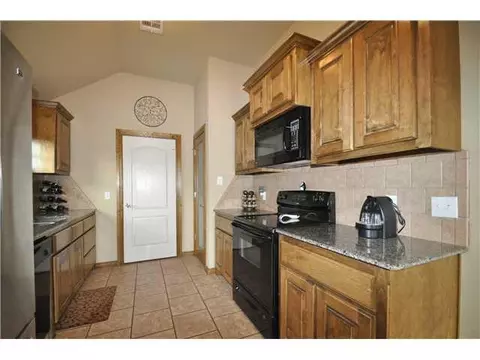 3216 Gabriel Ct, Moore, OK 73160 photo 5
