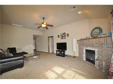3216 Gabriel Ct, Moore, OK 73160 photo 3