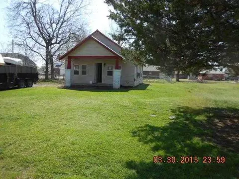 309 NW Cloud St, Minco, OK 73059 photo 1