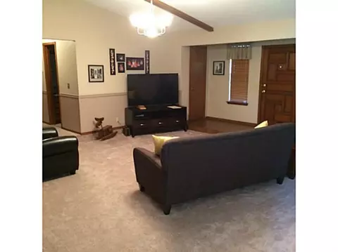 5122 Hughes Dr, Tuttle, OK 73089 photo 2
