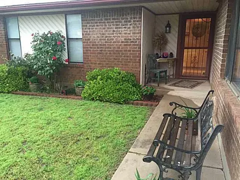3101 Saint Thomas Ave, Moore, OK 73160 photo 2