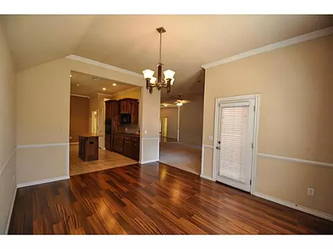 2100 Wheaton Dr, Norman, OK 73071 photo 4