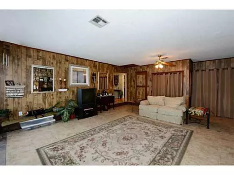 1805 Gale, Moore, OK 73160 photo 3