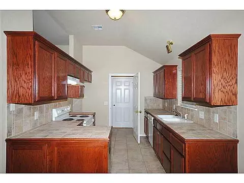 4007 Goshawk Dr, Norman, OK 73072 photo 4