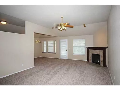 4007 Goshawk Dr, Norman, OK 73072 photo 2