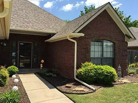 409 Baker, Norman, OK 73072 photo 2