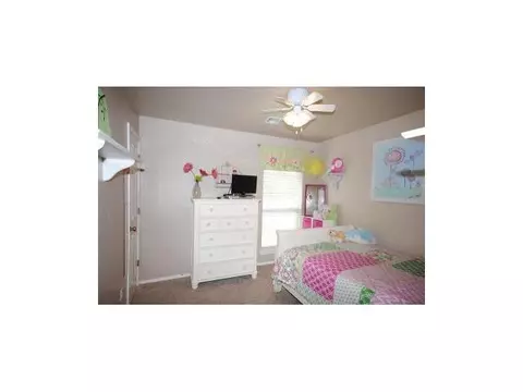 4304 Mackenzie Dr, Moore, OK 73160 photo 9