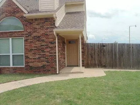 2801 Brompton, Norman, OK 73072 photo 3