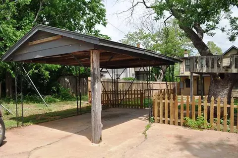 1113 E Noble Ave, Guthrie, OK 73044 photo 2