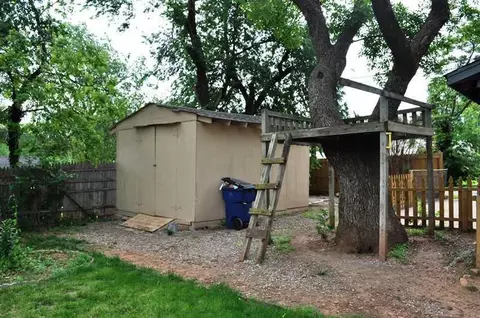 1113 E Noble Ave, Guthrie, OK 73044 photo 3