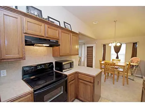 4407 Applegate Dr, Moore, OK 73160 photo 6