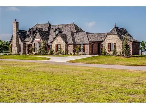 21991 Marbella Dr, Edmond, OK 73012 photo 1