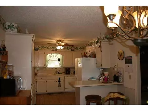 5 Comanche Dr, Shawnee, OK 74801 photo 3