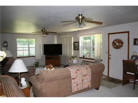 5 Comanche Dr, Shawnee, OK 74801 photo 4