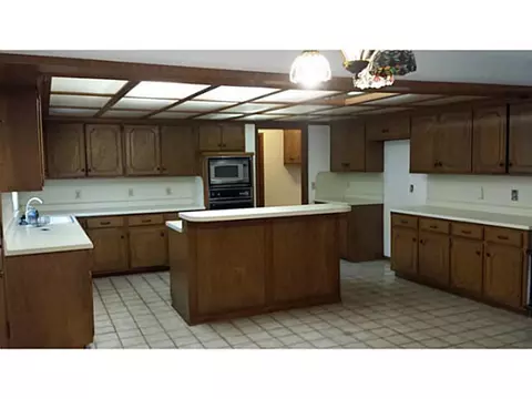 7701 E Waterloo Rd, Edmond, OK 73034 photo 3