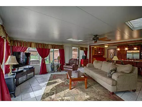 120 Pinewood Dr, Tuttle, OK 73089 photo 8