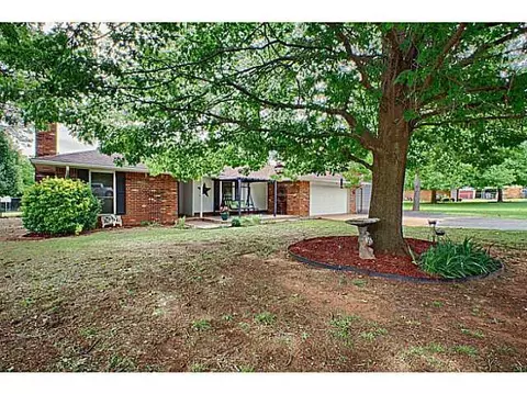 120 Pinewood Dr, Tuttle, OK 73089 photo 1