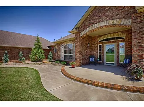 1112 Whispering Ridge Dr, Tuttle, OK 73089 photo 1