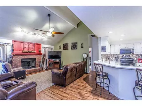 713 Old Bugle Rd, Edmond, OK 73003 photo 3