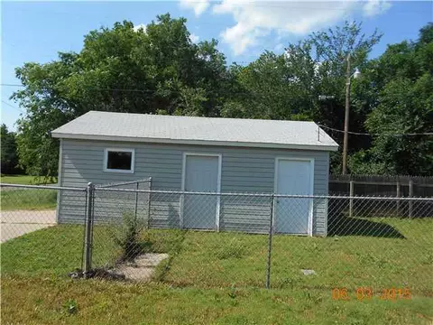 702 E Perkins Ave, Guthrie, OK 73044 photo 15