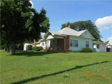 702 E Perkins Ave, Guthrie, OK 73044 photo 1