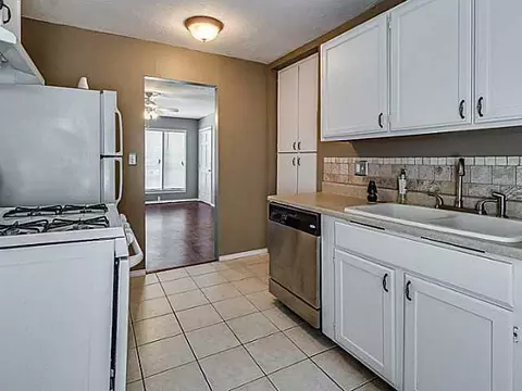 5207 N Willow Ave, Bethany, OK 73008 photo 10