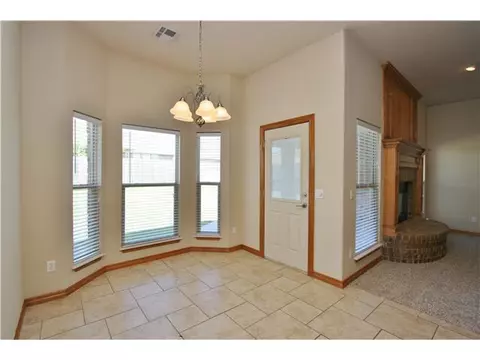 1113 Jacob Dr, Moore, OK 73160 photo 5