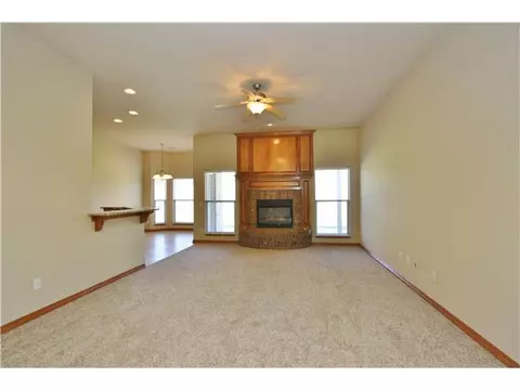 1113 Jacob Dr, Moore, OK 73160 photo 2