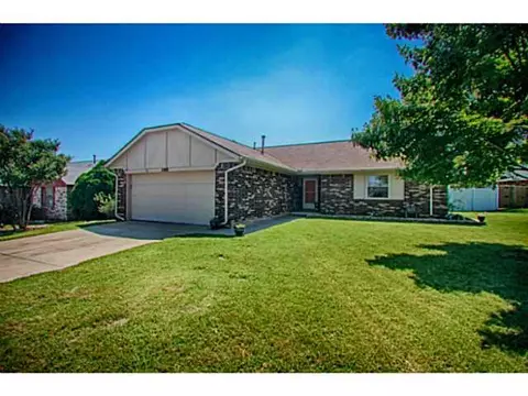 1100 Silver Maple, Moore, OK 73160 photo 1