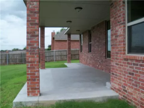 1801 Riviera Dr, Tuttle, OK 73089 photo 6