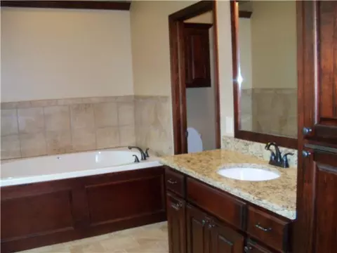 1801 Riviera Dr, Tuttle, OK 73089 photo 17