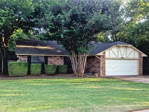 2000 Gray Fox Dr, Edmond, OK 73003 photo 1
